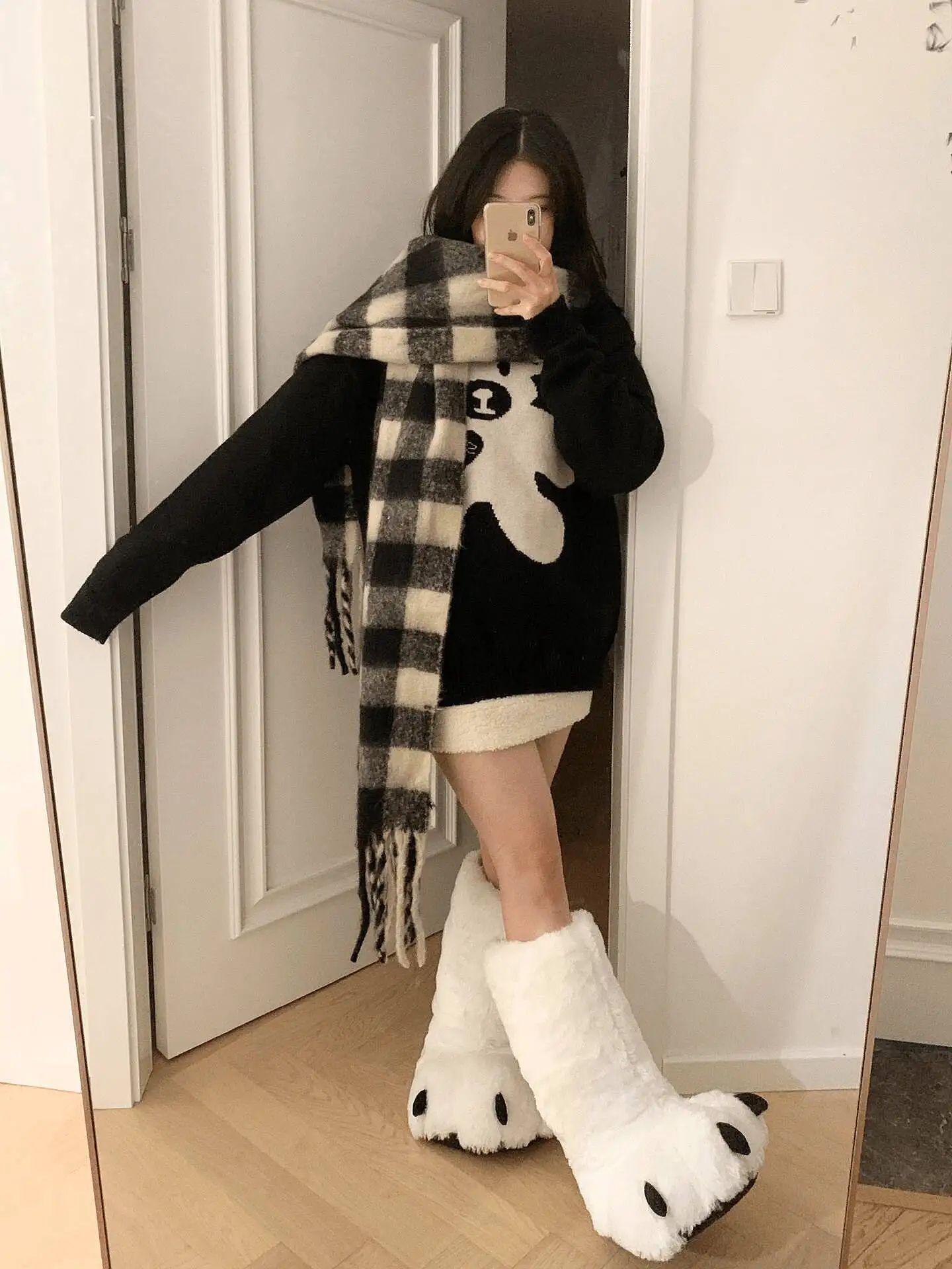 

Women Claw Home Boots Floor Shoes 2025 New Winter Women's High Top Bear Claw Household Shoes Plush Indoor Home Cotton Shoes