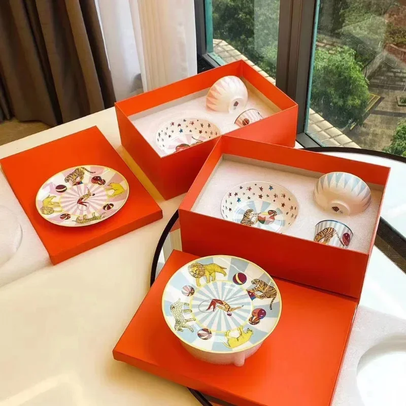 

4Pcs/set Circus Pattern Ceramic Tableware 4-Piece Set Exclusive Home Gift for Baby Plates and Bowls Set