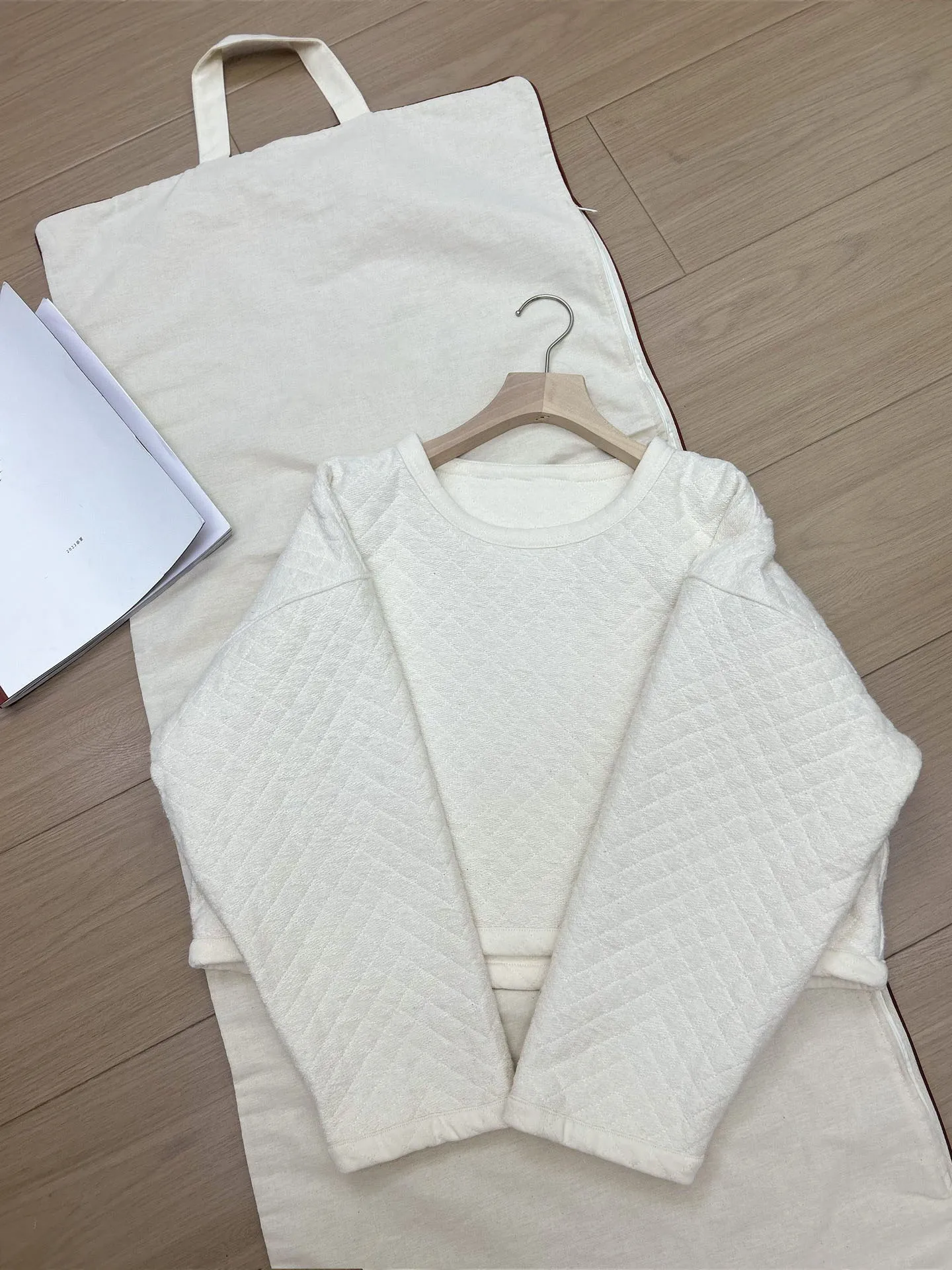 New Autumn And Winter Linen Sweater Off-White Short Long-Sleeved Loose Top