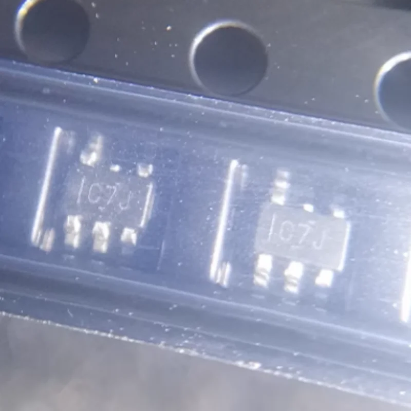 

10pcs/lot SN74LVC1G17DCKR Brand New Original Genuine Single Channel Buffer Logic Chip The Model Starts With C7* C75 C7J SC70-5