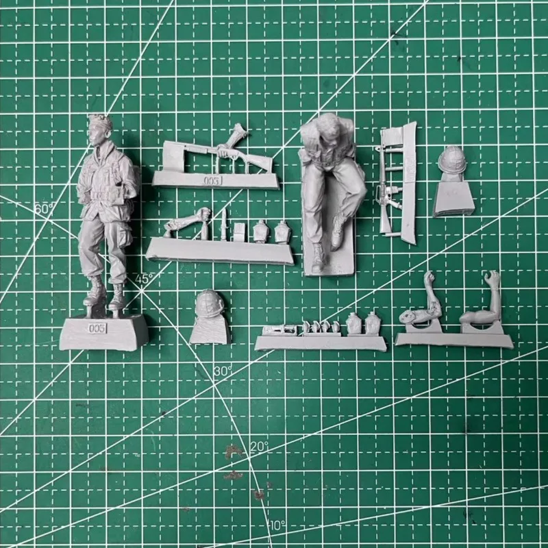 1/35 Scale Resin Figure Model Kit Scene Vietnam War US Army 2 Soldiers Micro Scene Layout Unpainted Unassembled DIY Toys