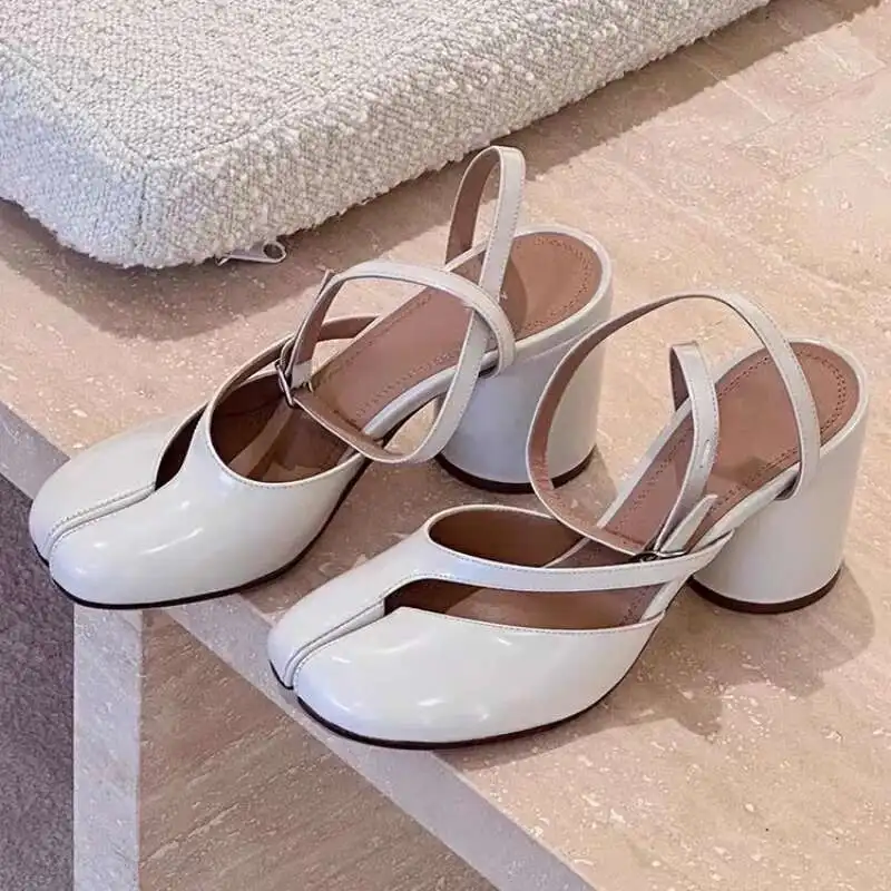 

Tabi Shoes Talon Femme Thick Heels High Quality Pig nose Toe Split Shoes Tabi Buckle Strap Mary Janes Women's Shoes