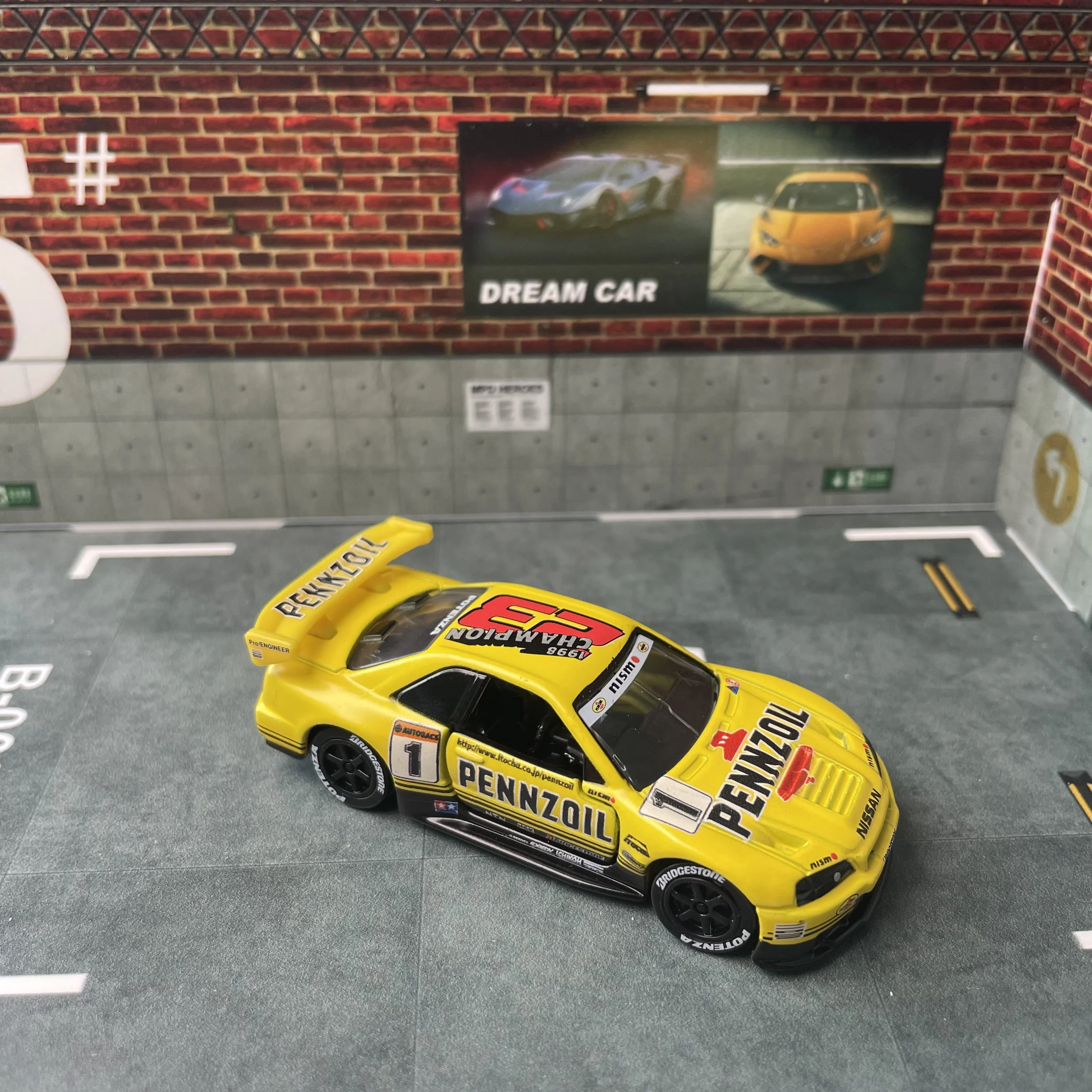 Takara Tomy Tomica Premium Racing Penz Oil Nismo GT-R Metalowy Model Samochodu Odlewany Ciśnieniowo Kolekcja Ekspozycyjna Zabawka Prezent dla Chłopca