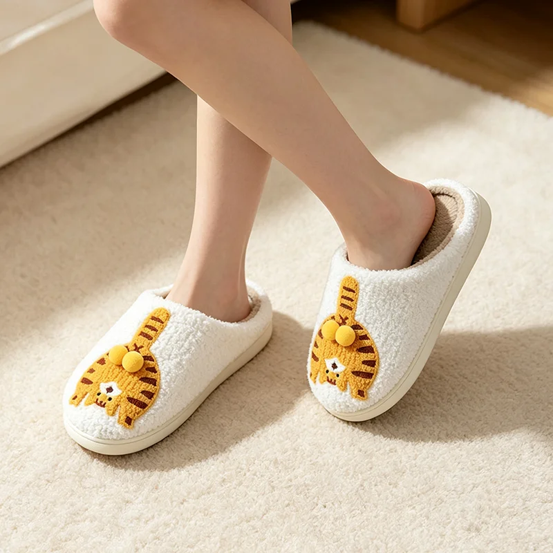 Neuartige 3D-Katzen-Plüsch-Hausschuhe für Damen, lustige Plüsch-Winter-Mules, warme, flauschige Fell-Slides für Mädchen, Unisex, rutschfest – Detail 4