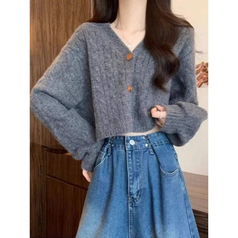 

Korean Style Lazy V-neck Fried Dough Twists Knitted Cardigan Women's New Short Sweater in Autumn 2025