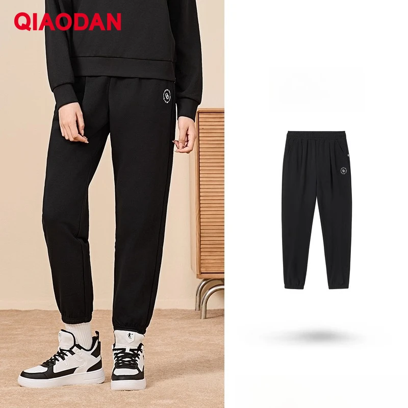 QIAODAN カジュアルパンツ女性 2025 秋のファッションルーズ通勤ニット通気性ストレートスウェットパンツスポーツパンツ XKL32231332A
