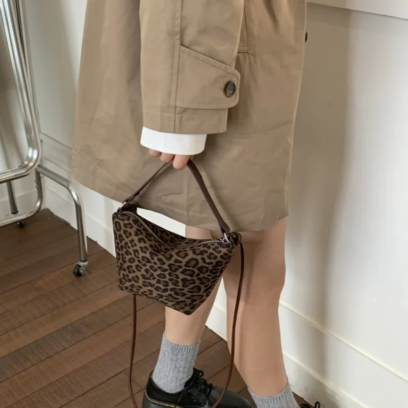 

Модная кожаная женская сумка-мессенджер, роскошная брендовая классическая элегантная стильная отделка, модная повседневная винтажная сумка ​