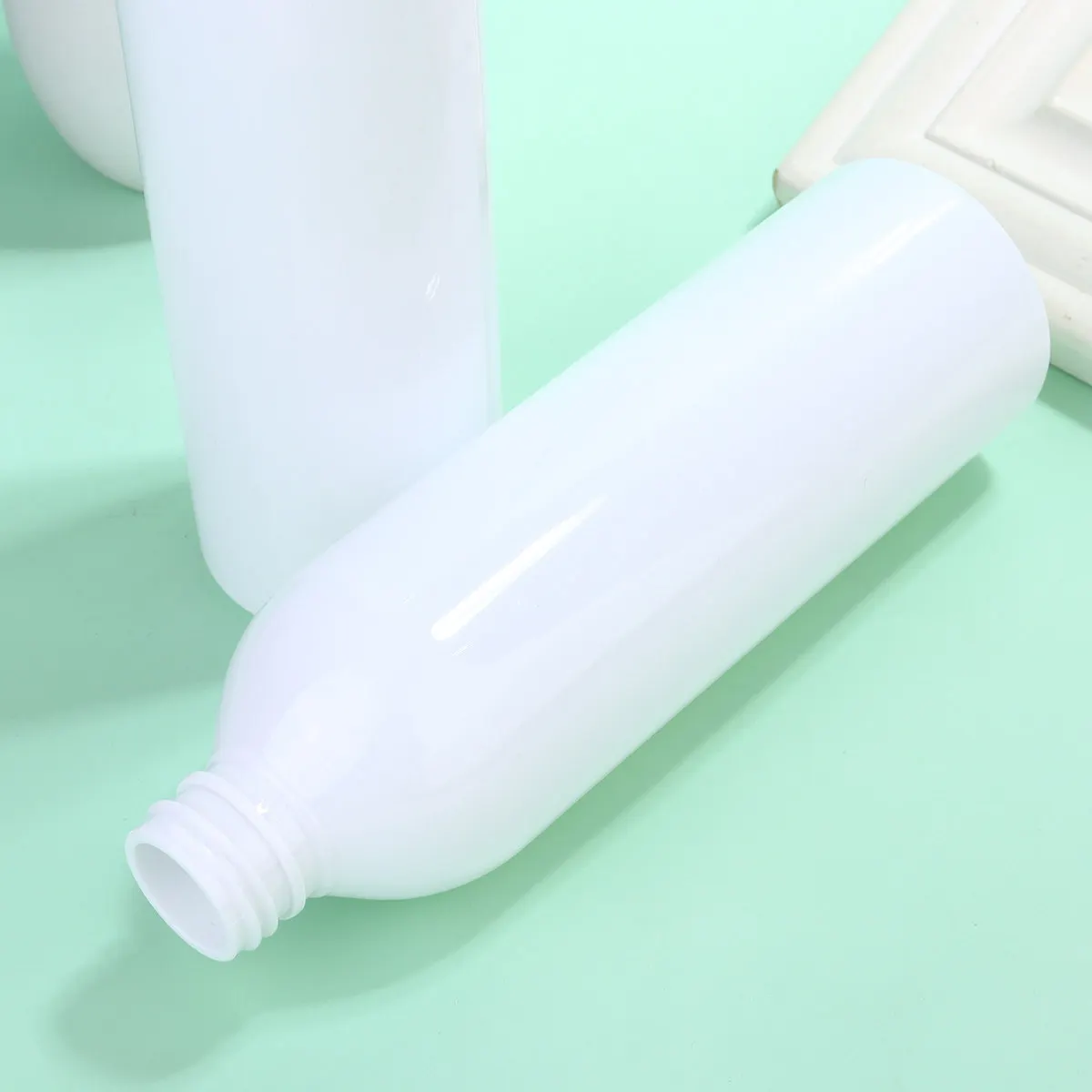 

Набор из 6 портативных пластиковых бутылочек для путешествий, многоразовые контейнеры с дозатором, пустые емкости для лосьона и шампуня, маленькие контейнеры для хранения