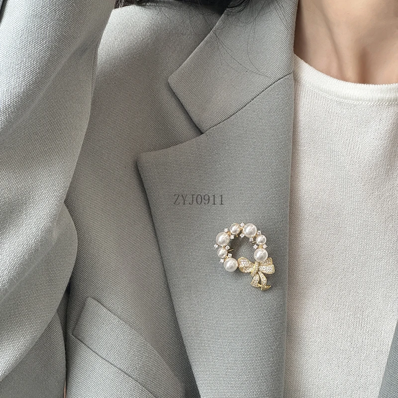 パールリボンリボンリースブローチハイエンド絶妙なファッションコート装飾ピンアクセサリー