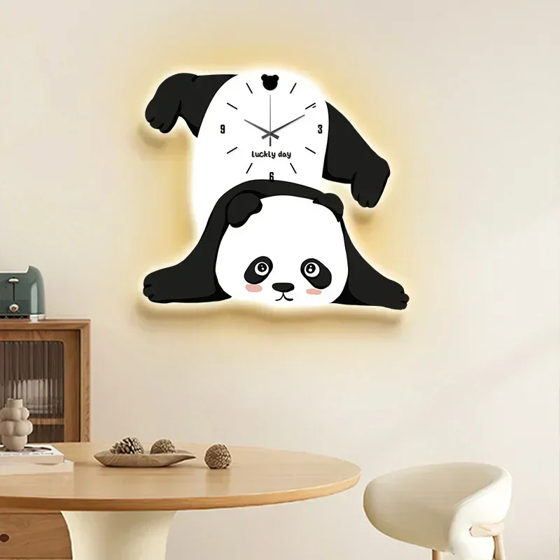 Imagem -03 - Panda Relógio de Parede para Sala Pintura Decorativa Lâmpada de Parede Nova Celebridade Online sem Soco Silencioso 2023