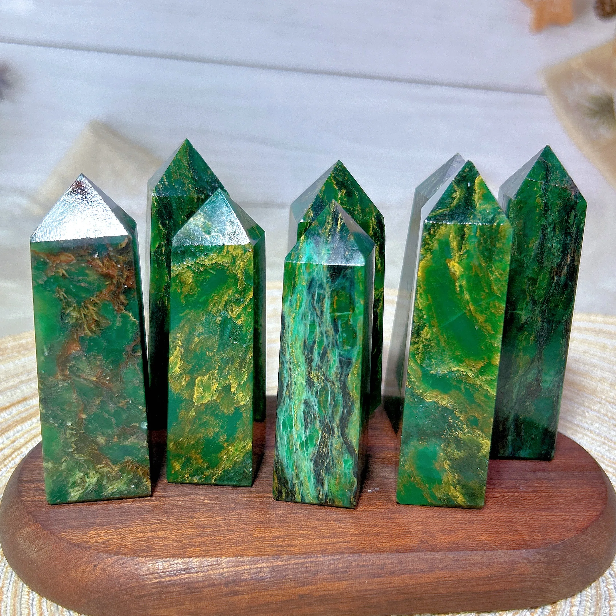 Healing High Quality Natural Crystals Emerald Raw Tower Point Mineral Home Decorations Stone Jewelry Ornament Room Decor Gift