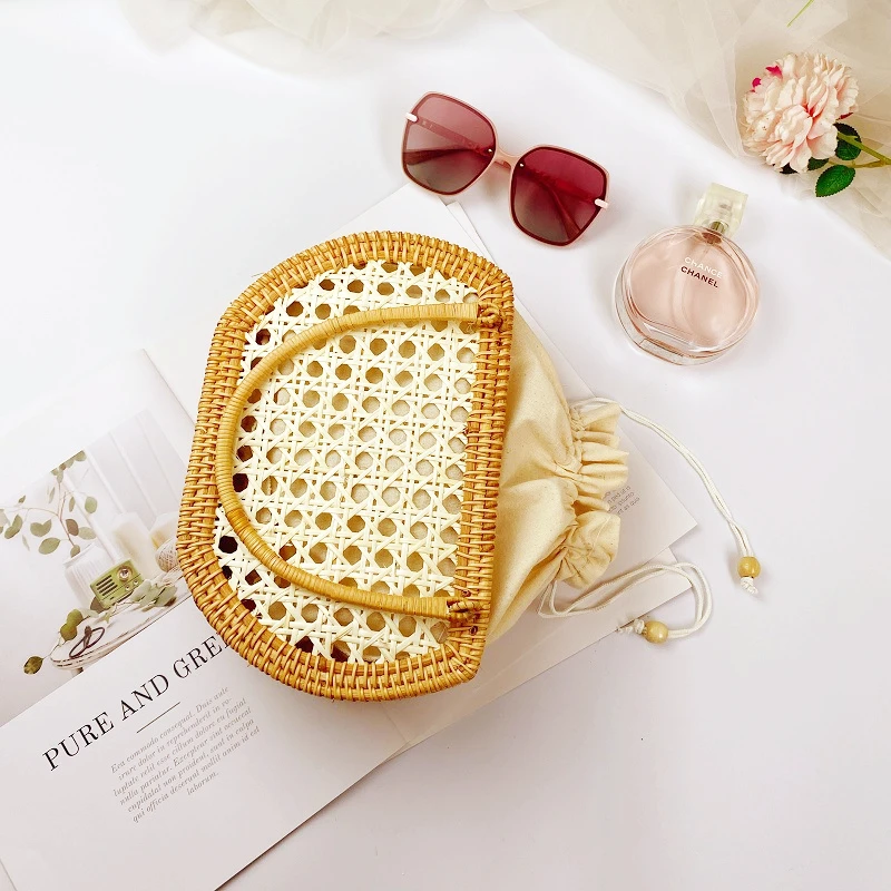 Handmade Vietnamese Bamboo Woven Bags Hand-held Rattan Storage Basket for Picnic OutingsTravel Weaving Handbag with White Lining