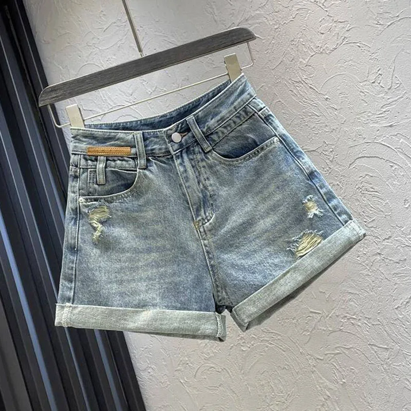 

Женские джинсовые шорты с рваными краями в стиле ретро, лето 2026, новинка, с высокой талией, свободные, рваные, с дырками, повседневные, широкие, для танцев, хит продаж