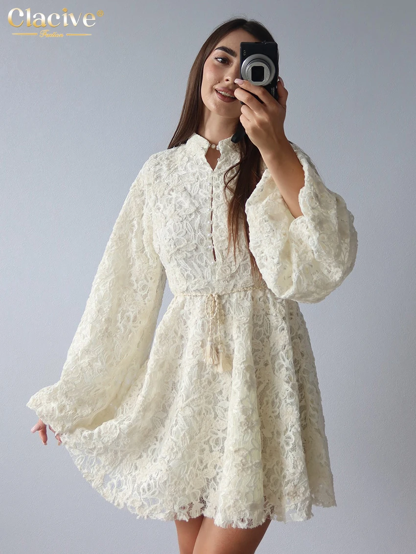 ชุดเดรสผู้หญิงทรงหลวมสีแอพริคอต แบรนด์ Clacive รุ่นแฟชั่นปี 2026 คอลเลคชั่นฤดูใบไม้ผลิ คอตั้ง แขนพอง ทรงมินิเดรส ดีไซน์หรูหรา คลาสสิก จับจีบ