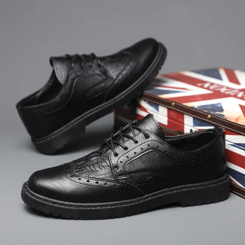 Sapatos de couro de luxo masculino, Brogue de alta qualidade, sola macia confortável, sapatos casuais com renda, sapato vestido de negócios masculino