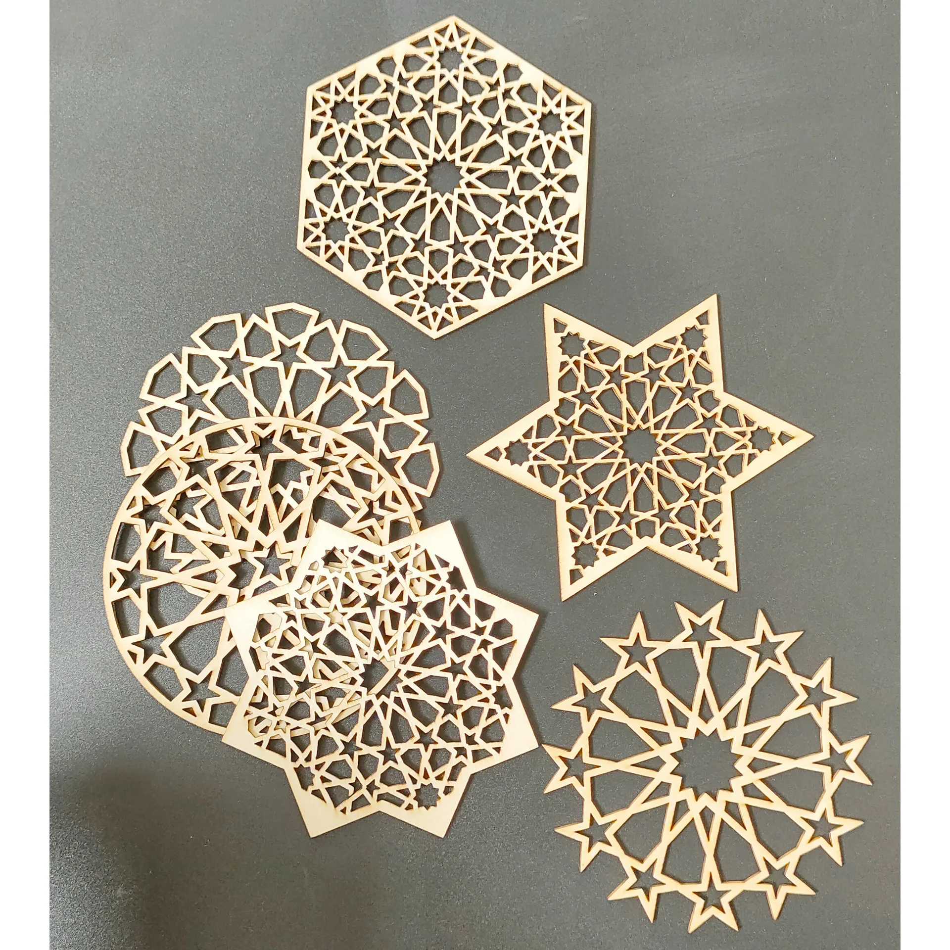 Wooden Hollow Carved Solid Color Coasters Heat Insulation Durable Colorfast Cup Tea Cups Coffee Mats Placemats for Dinner Table