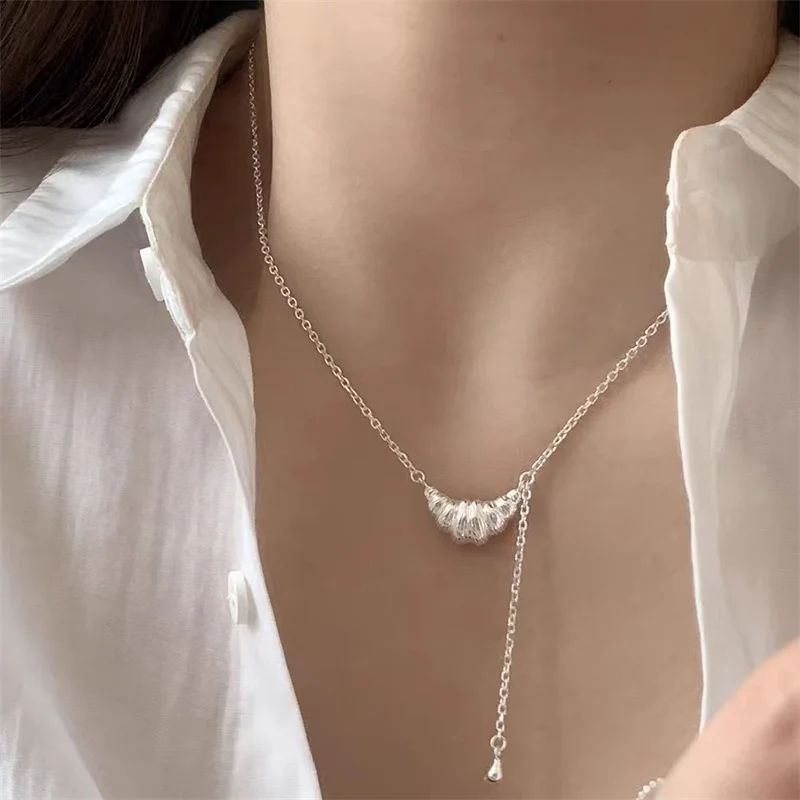 Croissant Pendant Necklaces For Women Girls Creative Design Simple Trendy Clavicle Chain Birthday Jewelry Accessories e627