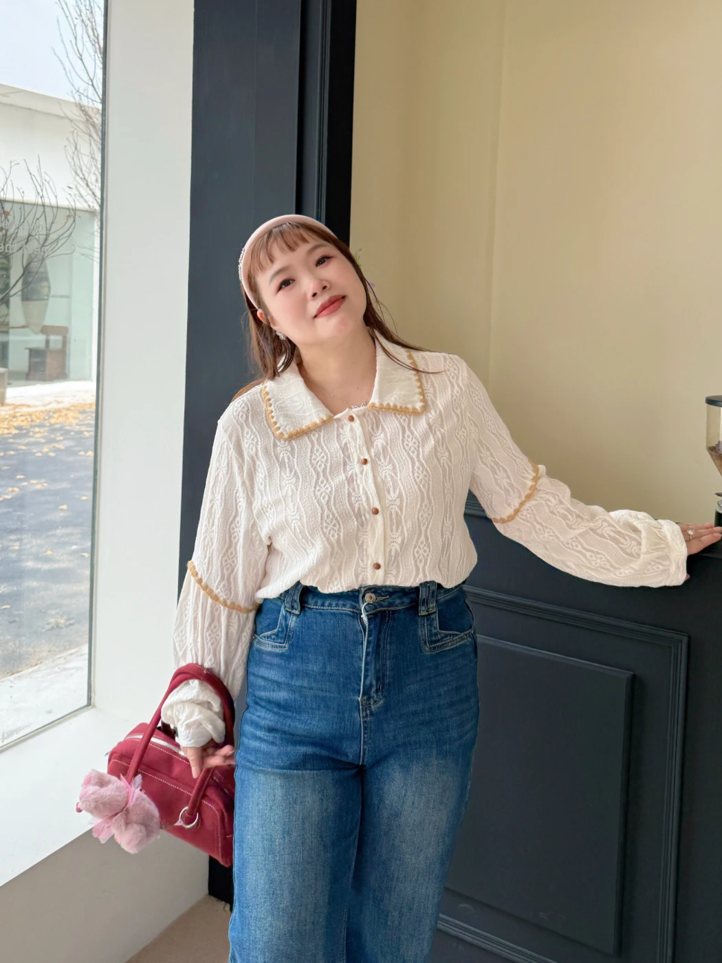 

Корейский топ больших размеров с кружевом и отложным воротником, свободный, стройнящий, для полных женщин, из полиэстера, с длинным рукавом, цветной