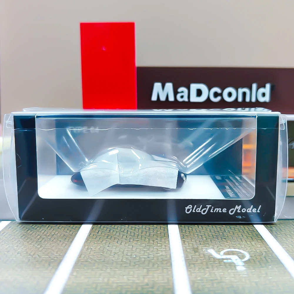 نموذج Oldtime 1:64 TYPE64 1939 نموذج سيارة معدني أسود