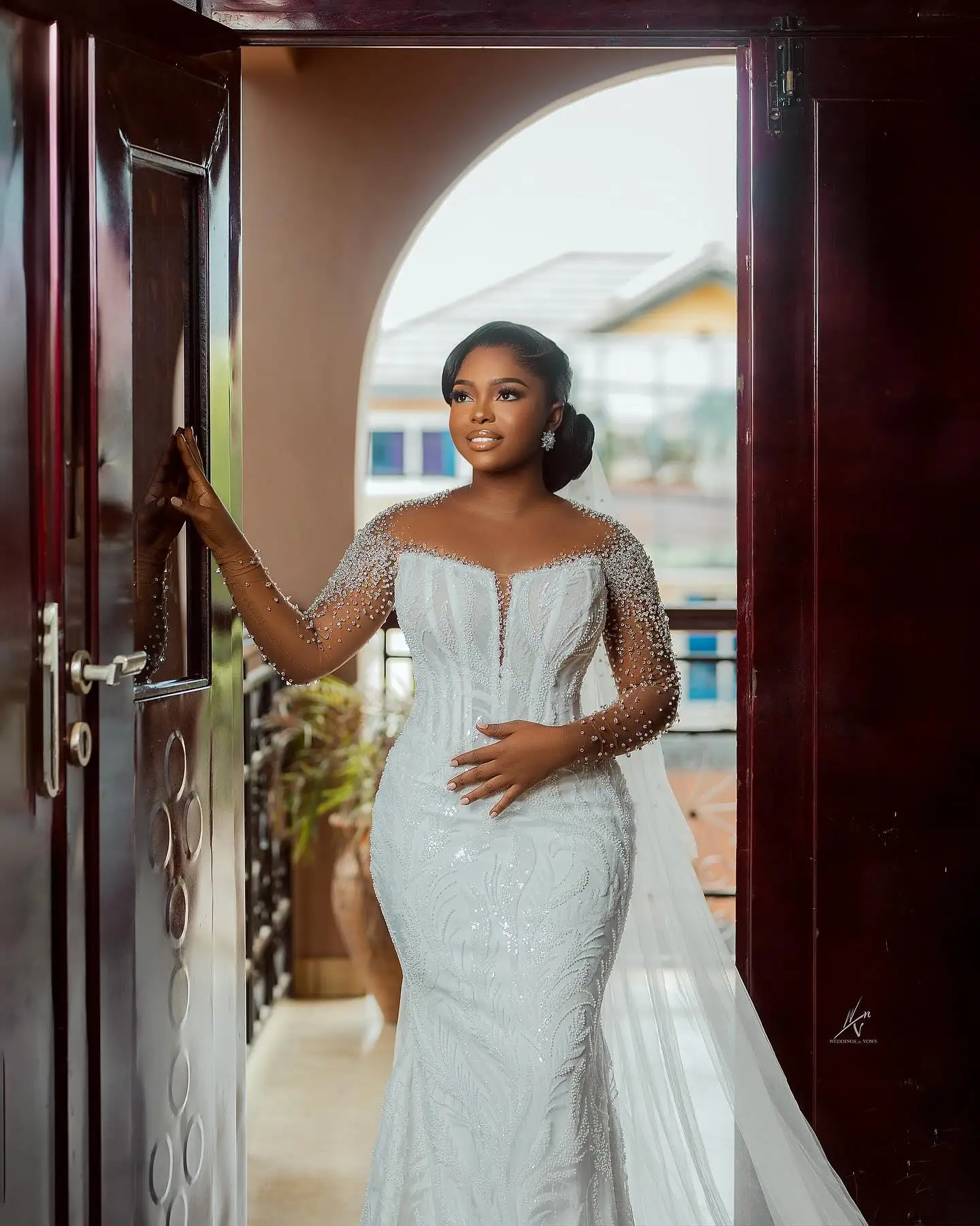 فستان الزفاف الأفريقي 2026 رقبة شفافة وأكمام طويلة خرز ترتر حورية البحر زفاف العروس نمت فيستدوس دي نوفيا #3
