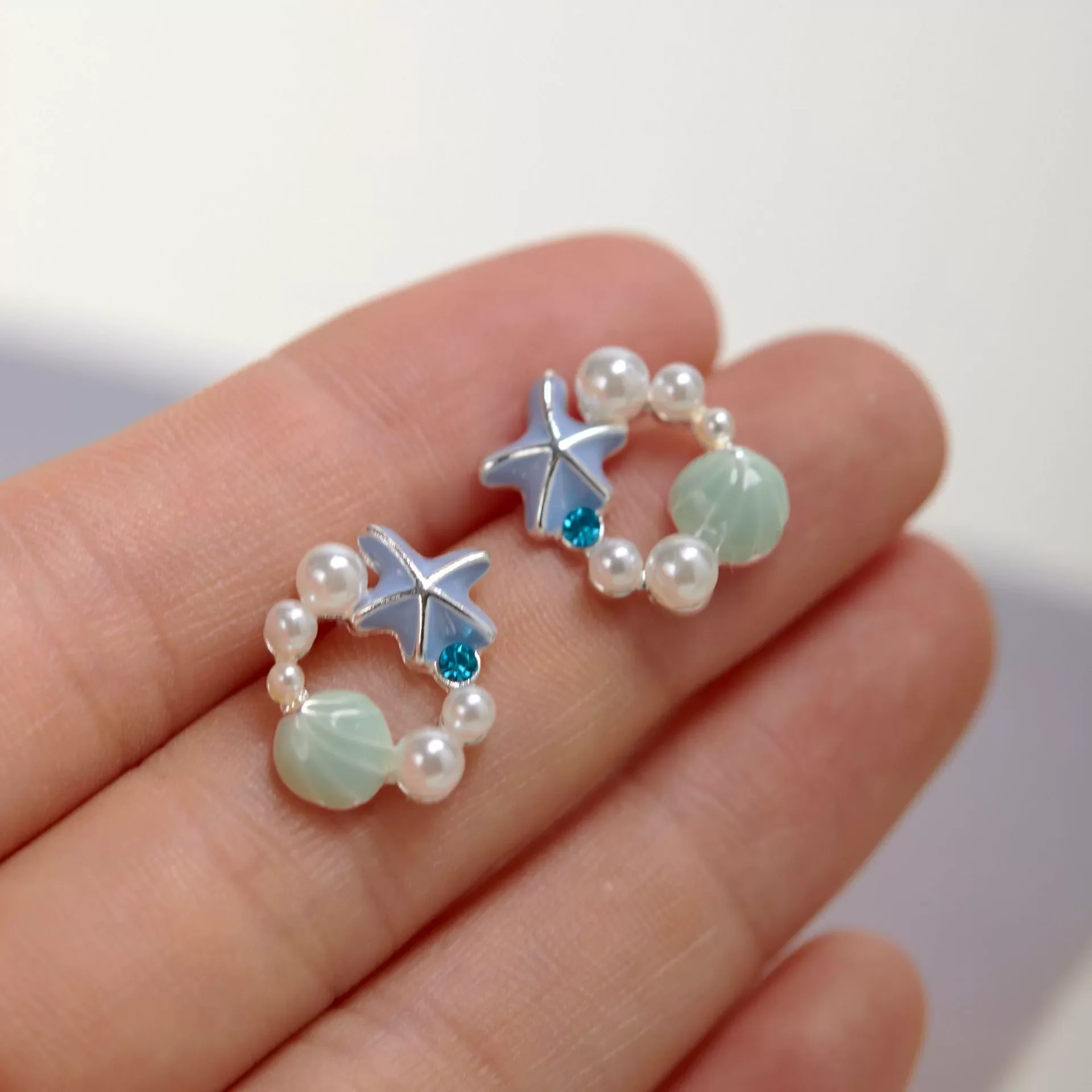 Cute Small Girls Starfish Shell Charms Earrings Fashion Mini Imitation Pearl Round Circle Stud Earrings for Women Sweet Jewelry