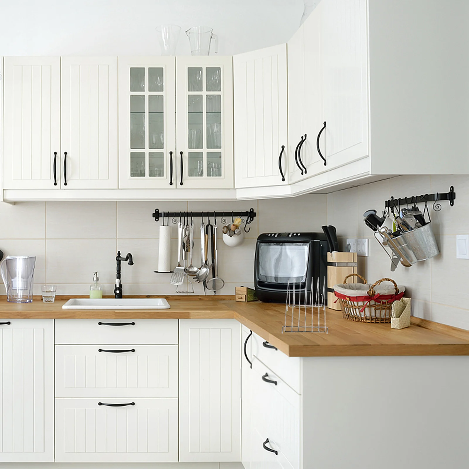 

1Pcs Stainless Steel Knife Holder Rust-Less Chopping Board Stand with Nonslip Feet Simple Drainage Design for Kitchen Storage