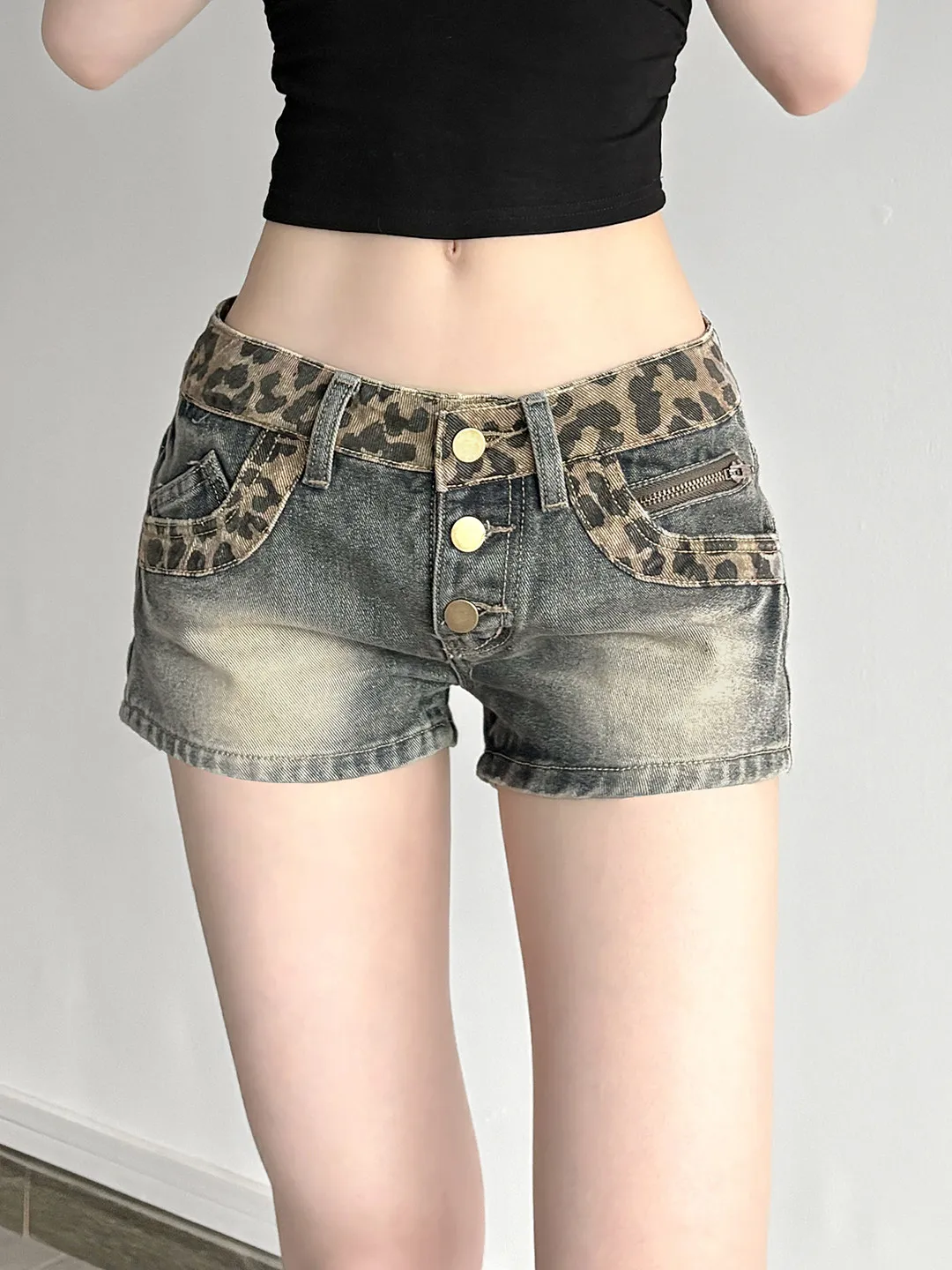 

Женские синие джинсовые шорты с леопардовым принтом, низкая посадка, для ночного клуба, для танцев на пилоне, в стиле ковбойских шорт, Y2K, гяру, летние шорты-хотпанты