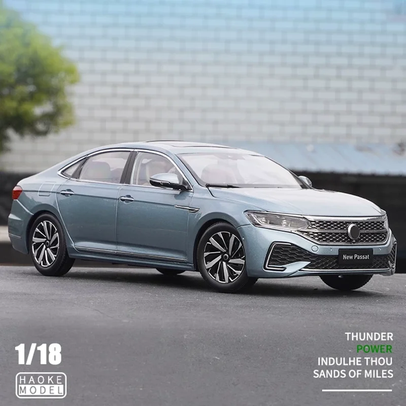 Diecast 1:18 Scale Original Alloy 2022 NEW PASSAT Simulation Car Model  Classics Adult Souvenir Gift Hobby & Toys
