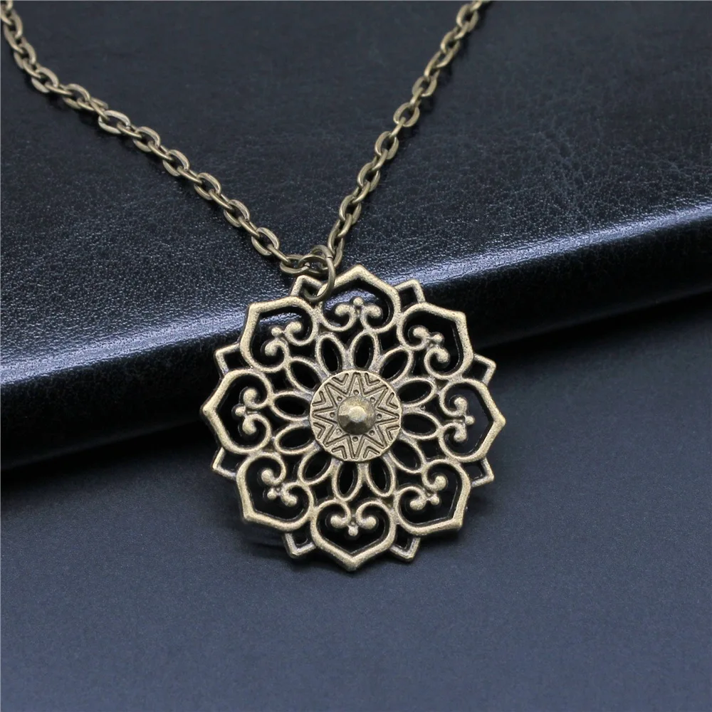 Antique Bronze Color 31x31mm Flower Pendant Necklace For Women