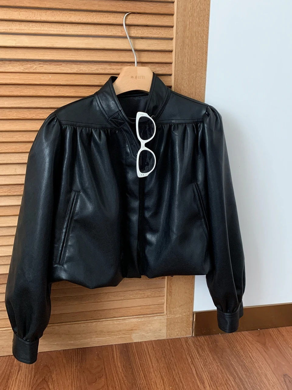 Kurtka Chl*e ort Coat Lantern Sve Cloud Hem Stand Collar Leather Jaet Street Sle Straight Cut Long Sve ort Length