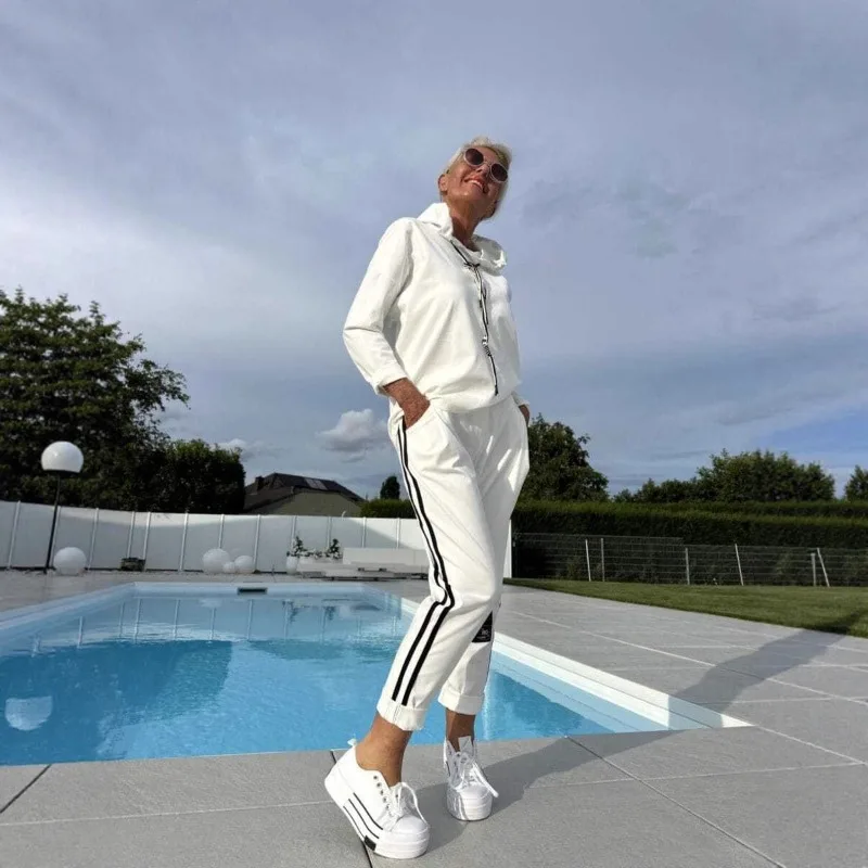 Winter Solid Color Striped Sports Hoodie Set Women's 2025 Hooded Long Sleeved Sweatshirt and Panties with 2 Sets of Hoodies Y2k