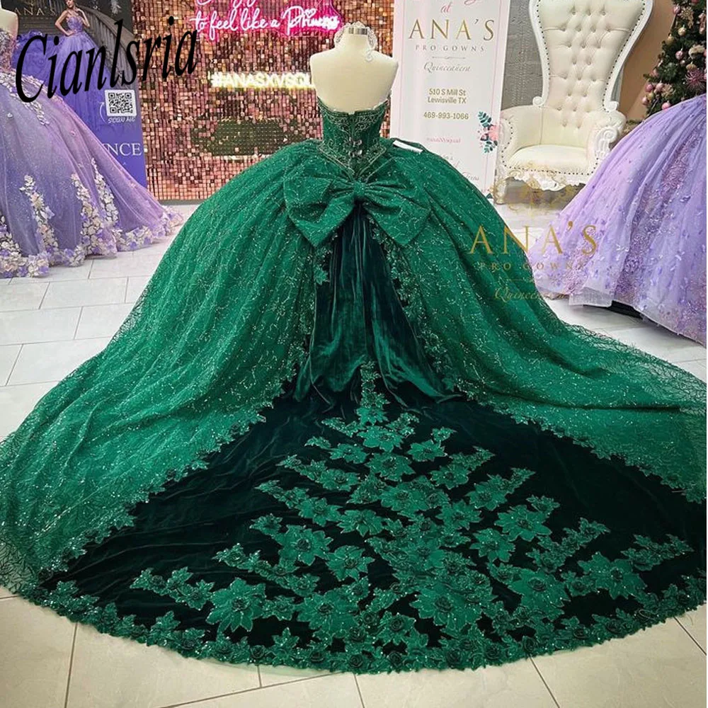 

Зеленое бальное платье с открытыми плечами и бисером, платья для Quinceanera 2023, кружевное милое платье 16, вечерние наряды на шнуровке, платья 15 лет