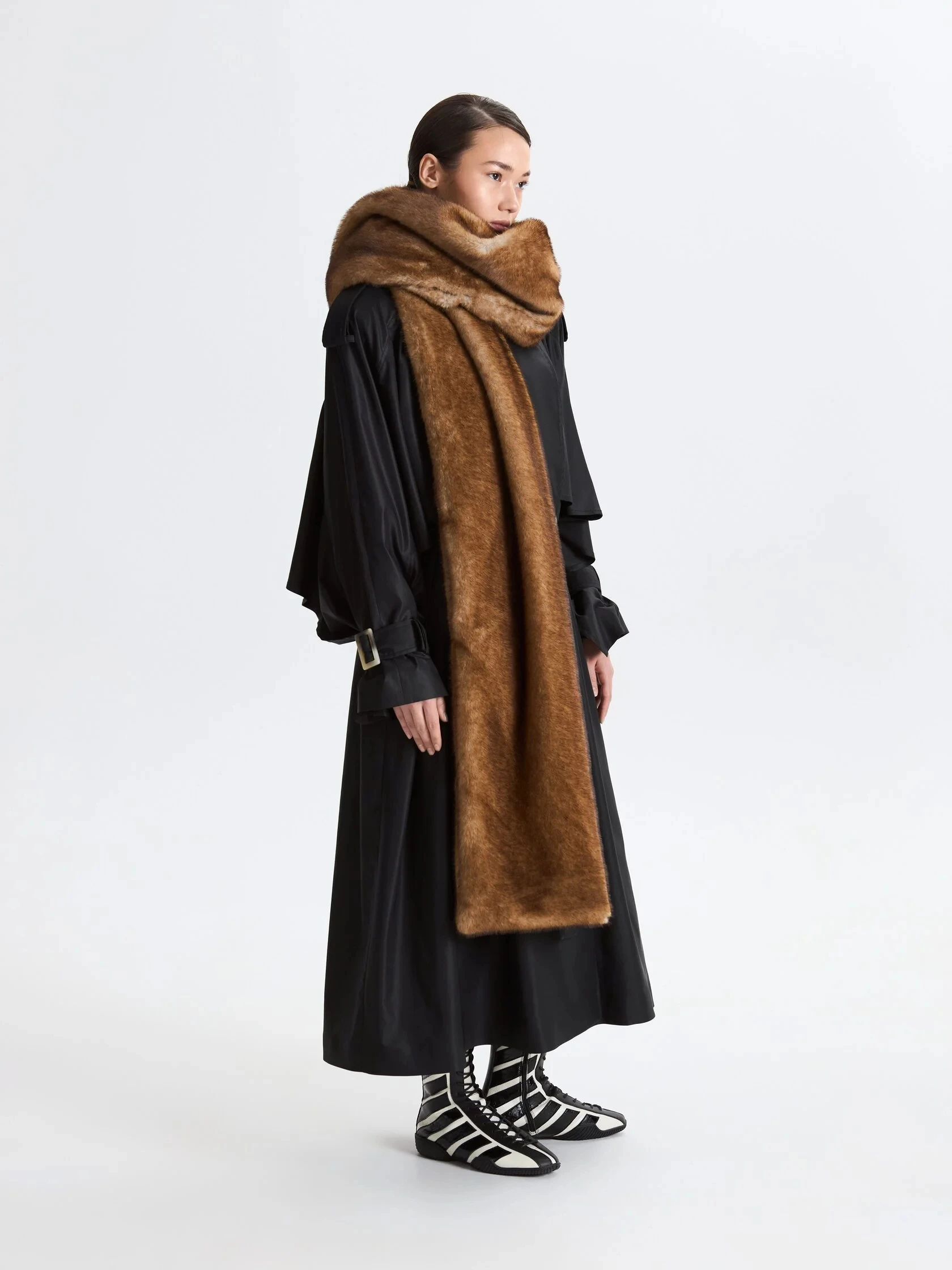 Laur 2026 Women Extra‑Long Faux Fur Scarf, Fluffy Wide Fur Shawl Wrap, Multi‑way Wear Warm Neck Stole for Winter Coat Matching