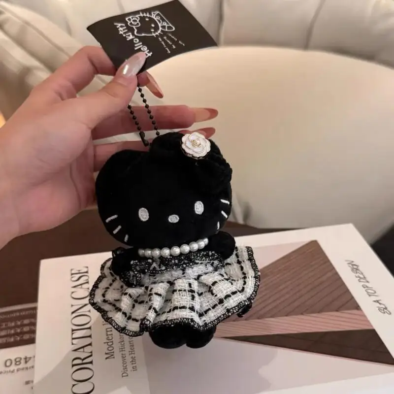 サンリオ ハローキティ ブラック ハート型ドレス ぬいぐるみ かわいいバックパック キーホルダー ぬいぐるみ チェーン 女の子への誕生日プレゼント