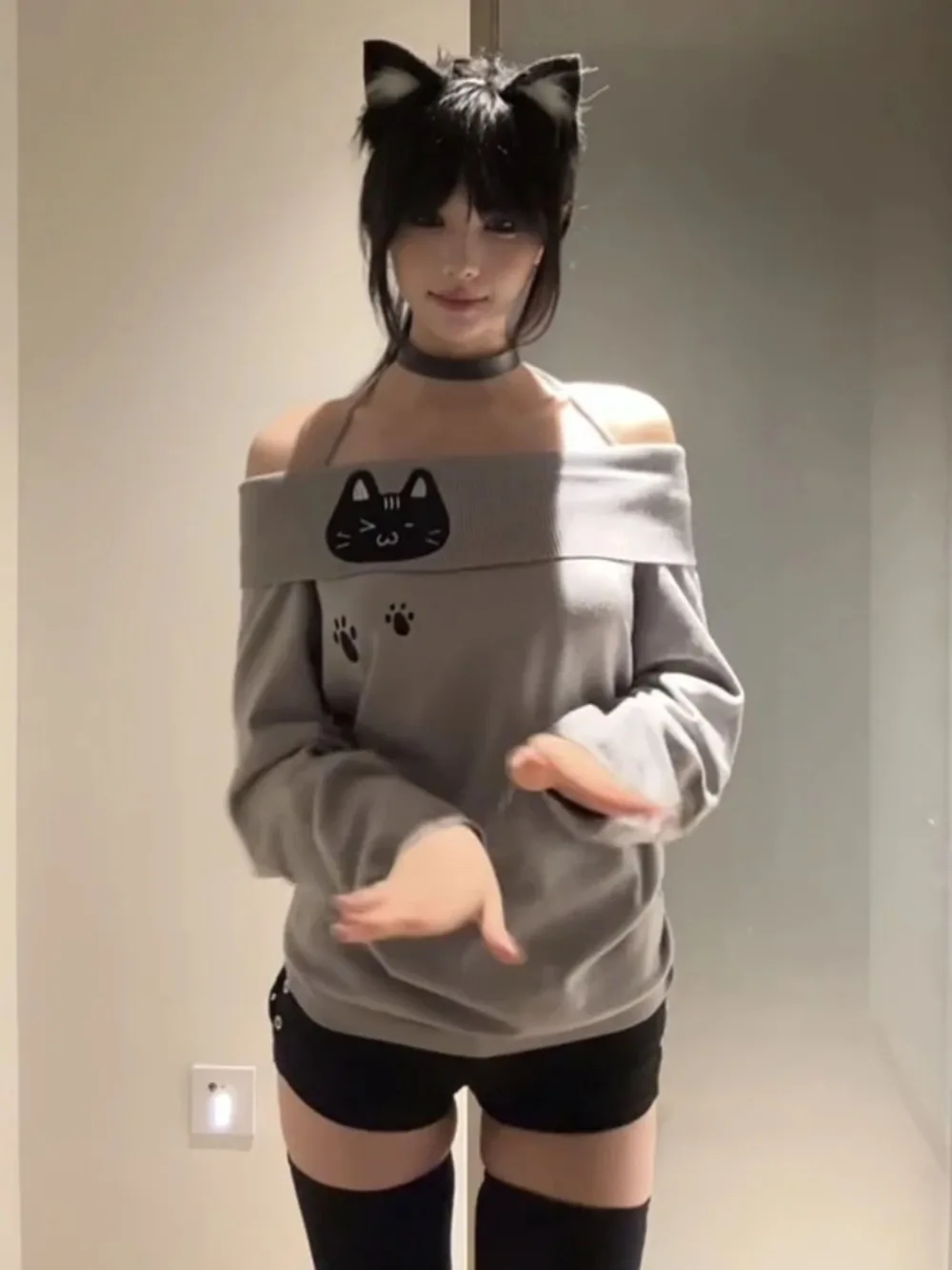 

Cute Embroidery Off The Shoulder T Shirt Women Kawaii Cat Long Sleeve Basic Blouse Tight Basic Crop Top Strapless Gray Tees