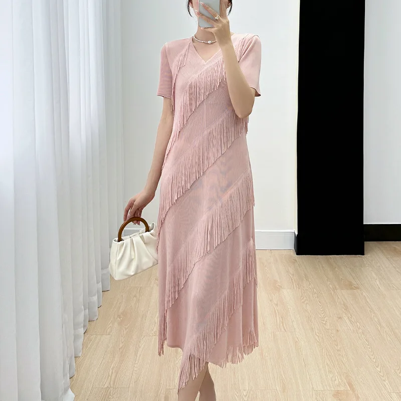 

Miyake Pleated Tassel Fashion Dress Women 2023 Summer New High-end Comfortable Niche Design Sense V-neck Short-Sleeved Dresses