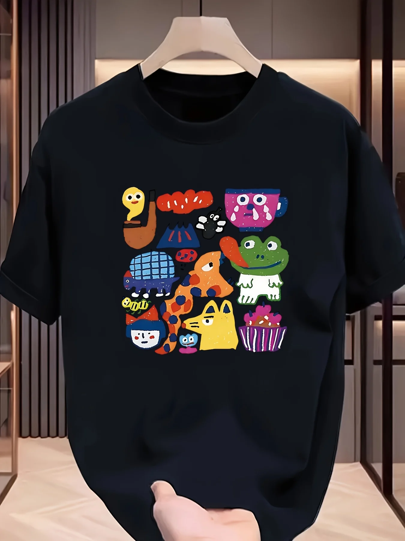 귀여운 만화 크리 에이 티브 그래픽 인쇄 티셔츠 부드러운 여성 만화 낙서 인쇄 티셔츠 장난기 가득한 기발한 디자인 반팔