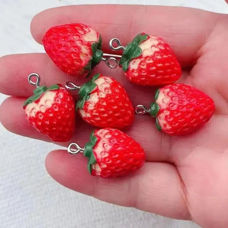 10 sztuk truskawka wisiorek z żywicy Charms owoce modny wisiorek DIY kolczyki biżuteria akcesoria 16*26mm — zdjęcie 6