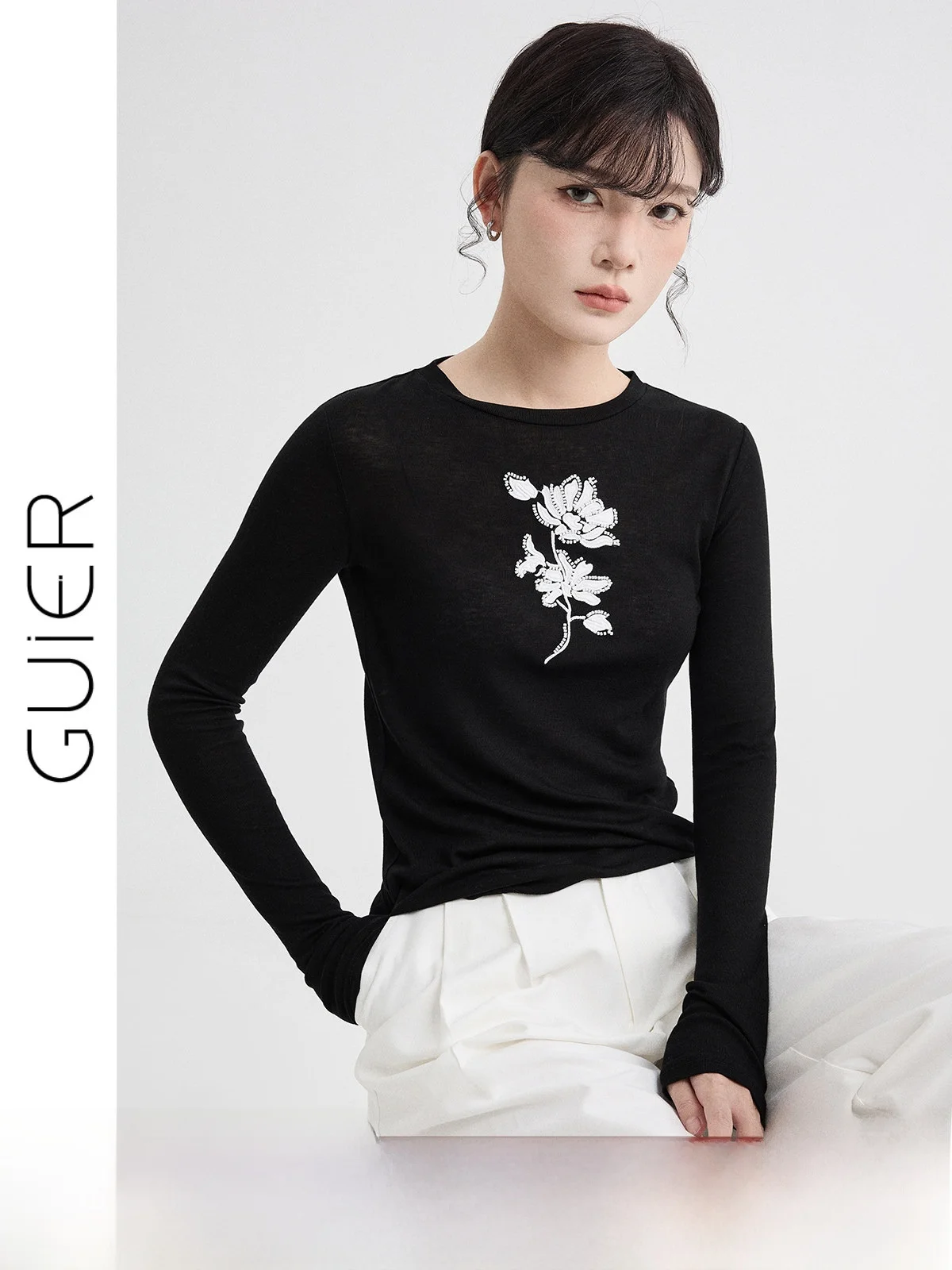 

Женская футболка Ele Long Sve с вышивкой и пайетками, приталенная, весна 2026, новая коллекция, повседневный комфортный топ