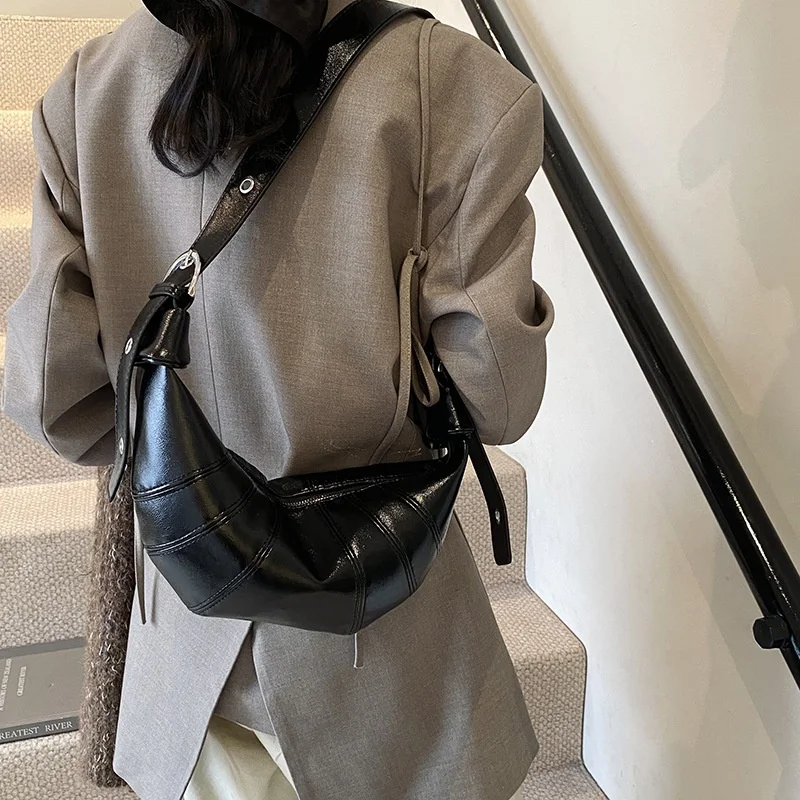 

PU Material Zipper 2026 High Quality Shoulder Bag Solid Color Simple Fashionable Crossbody Bag Soft Western Style Handbag