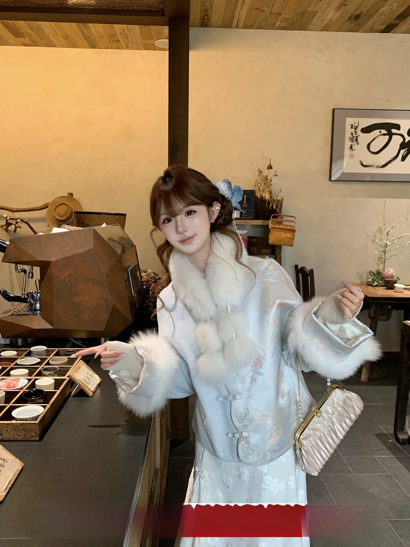 

Новый китайский комплект из синего бархатного жакета и юбки: женский дизайн, национальный тренд, длинный рукав, теплый, с узором