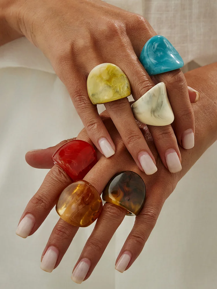 

Модное широкое кольцо из смолы с геометрическим узором, непрозрачное акриловое женское кольцо, градиентное цветное кольцо, широкое кольцо с градиентным цветом
