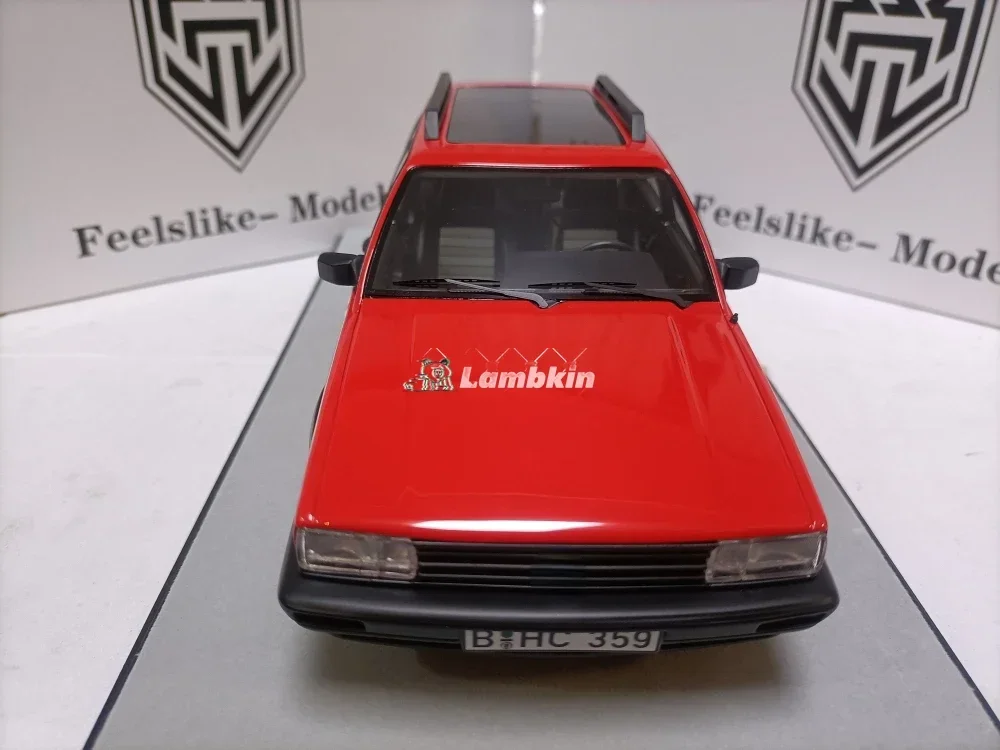 Minor defects Red special offer for 1 Feelslike 1:18 For Passat Tile Can Santana Touring Car Model VW Passat 32B