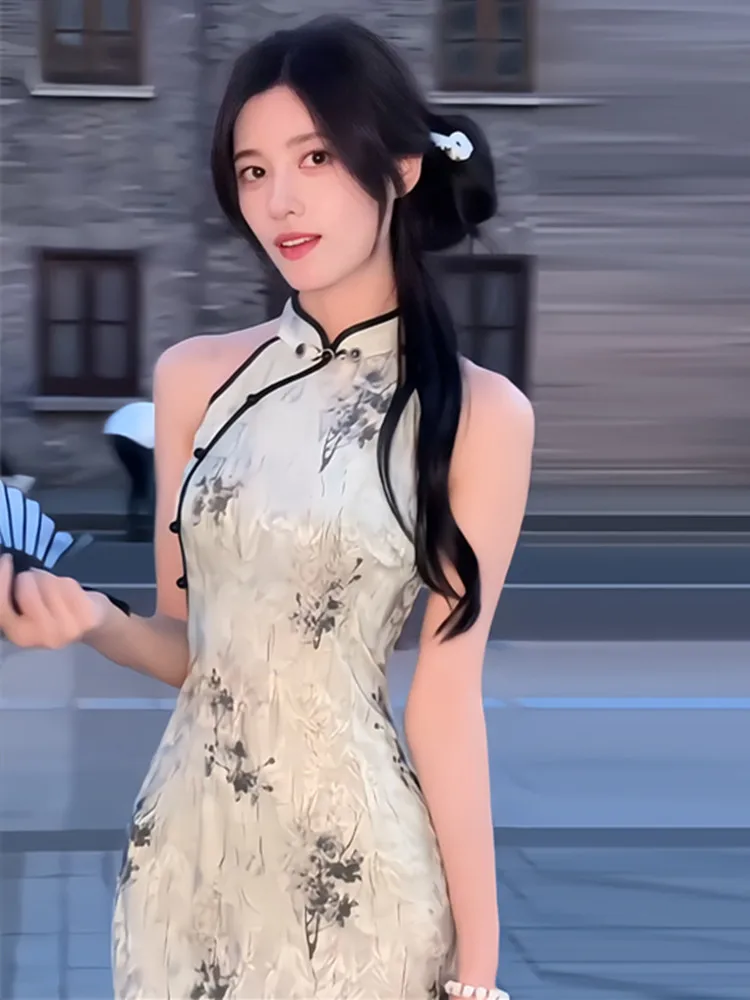 

New Chinese Style Green Dress Women Summer 2026 Fashion Retro Sleeveless Young Girl Long Dress Commute Korean Version