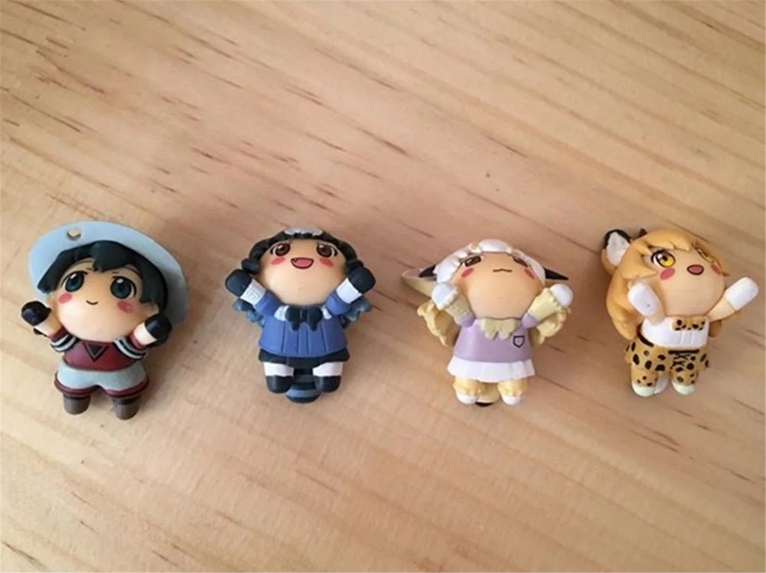 لطيف كيمونو الأصدقاء سيرفال كابان أرايجوما فينيك التميمة الشكل المفاتيح كيرينغ حامل المفاتيح حقيبة قلادة كرة صغيرة سلسلة دمية لعبة