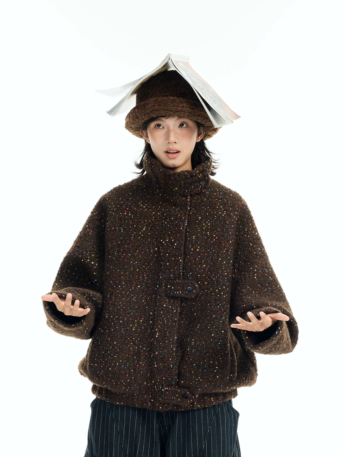 

Brown Color Point Tee Button Woolen Coat Stand Collar Woolen Jaet Long Sve Commute Sle Loose Fit Fem Outerwear