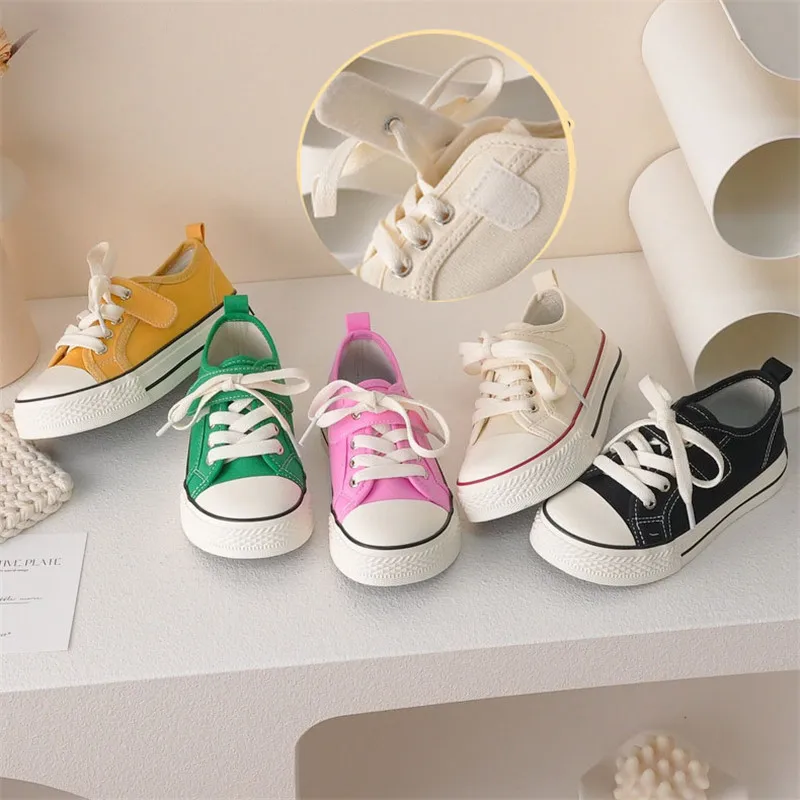 Bambini nuove scarpe di tela ragazze moda Low-top Color caramella scarpe Casual ragazzi Hook Sneakers scarpe da passeggio antiscivolo per bambini