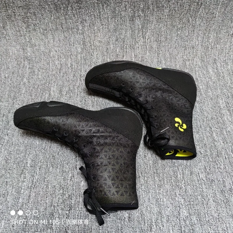 

Роскошные брендовые мужские борцовские ботинки, дизайнерские боксерские туфли для мужчин, черно-белые боевые туфли, мужские дизайнерские кроссовки для тренировок в тренажерном зале