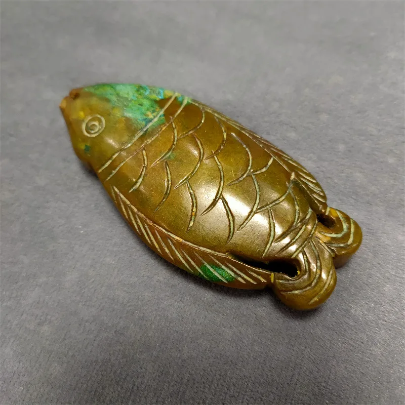 

Natural Stone Vintage Craft Xiu Jade Carving Koi Fish Handheld Piece Retro Old Skin Shell Small Fish Ornament