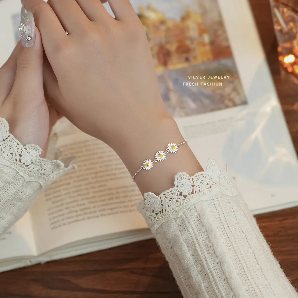 925 Sterling Silver Simple Daisy Flower Ornament Bracelet for Women  Temperament Jewelry Accessories